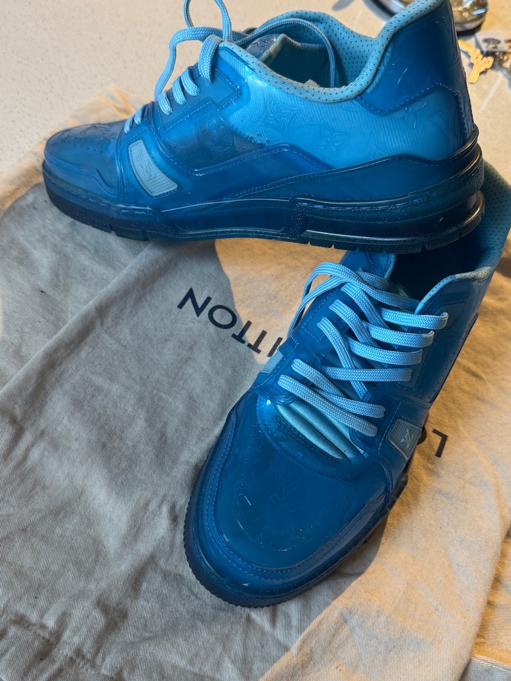 LOUIS VUITTON TRANSPARENT BLUE